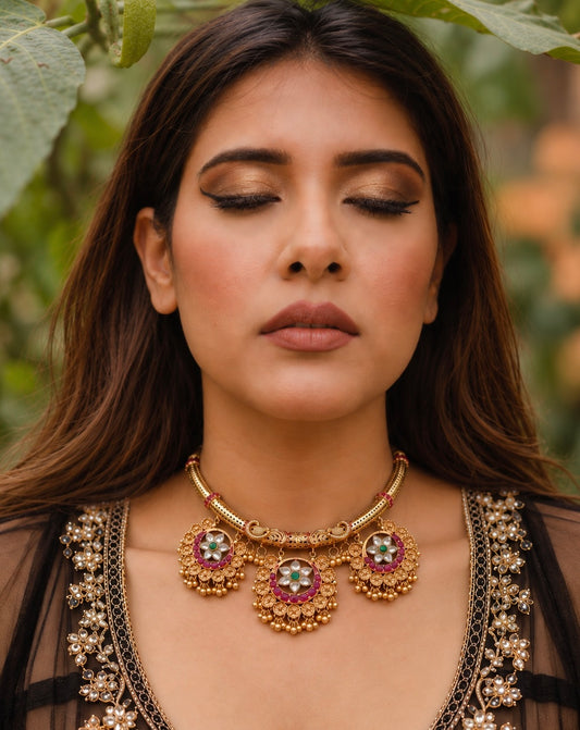 Vasl Necklace