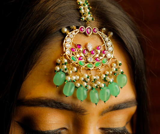 Saroja Teeka